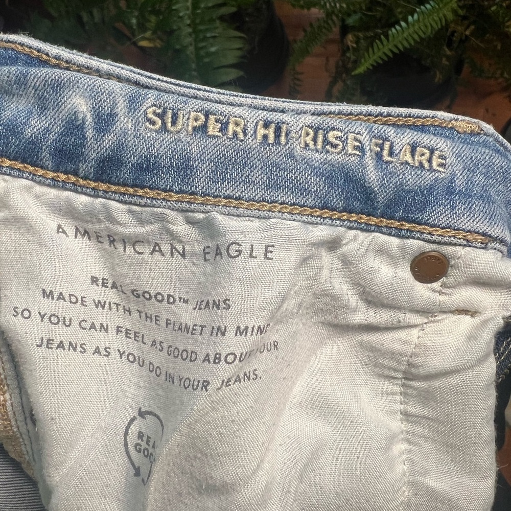 American Eagle Outfitters Light Blue Distressed Flare Jeans - Picture 5 of 6